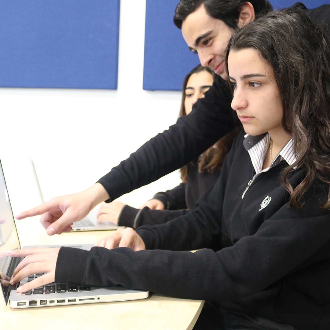 Labyrinth of Listings Image